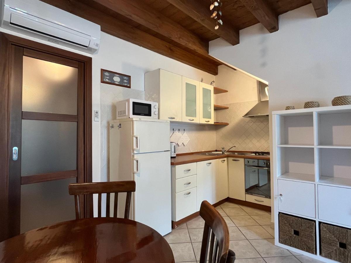 La Casa Gialla Каляри Екстериор снимка