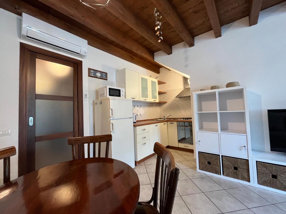 La Casa Gialla Каляри Екстериор снимка